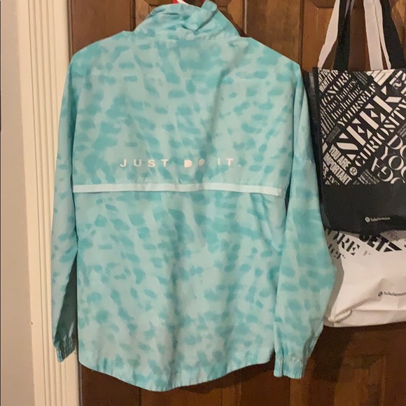 Nike running jacket - Picture 4 of 4